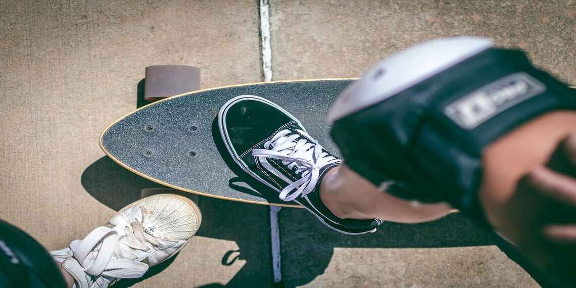 8 Best Knee Pads For Protection While Skateboarding | Buying Guide 2022